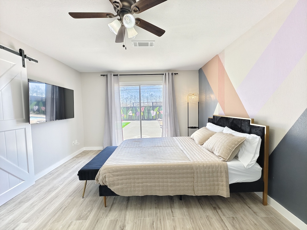 House, Multiple Beds, Pool Access, Pool View (Sageview Cottage)