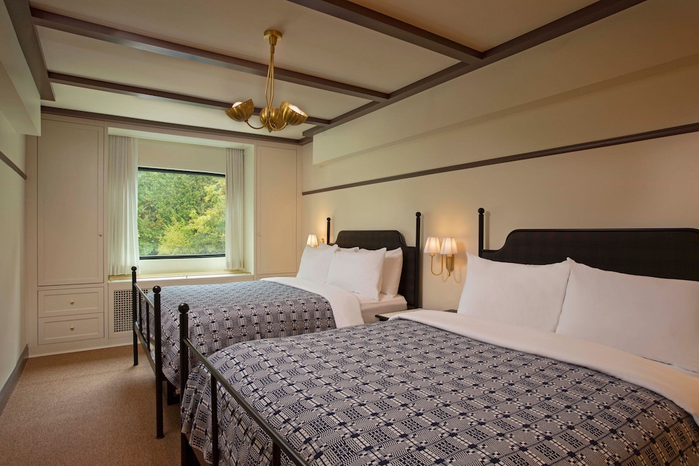 Room, 2 Queen Beds (Mobility/Hearing Accessible, Tub) photo 1