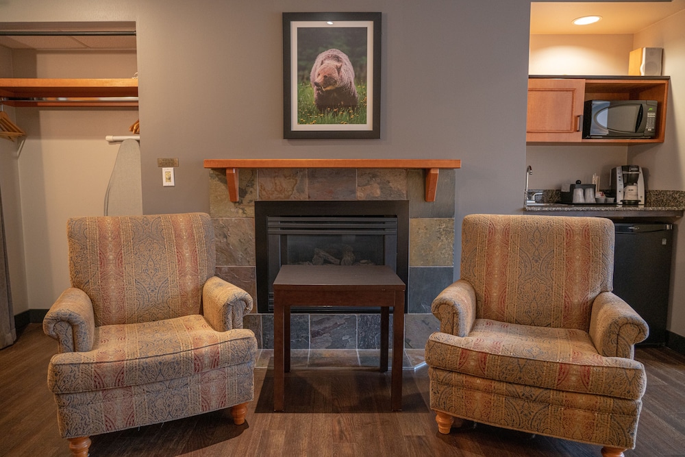 Superior King Suite photo 2