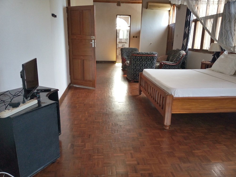 Executive Double Room, 1 King Bed, Garden View photo 3