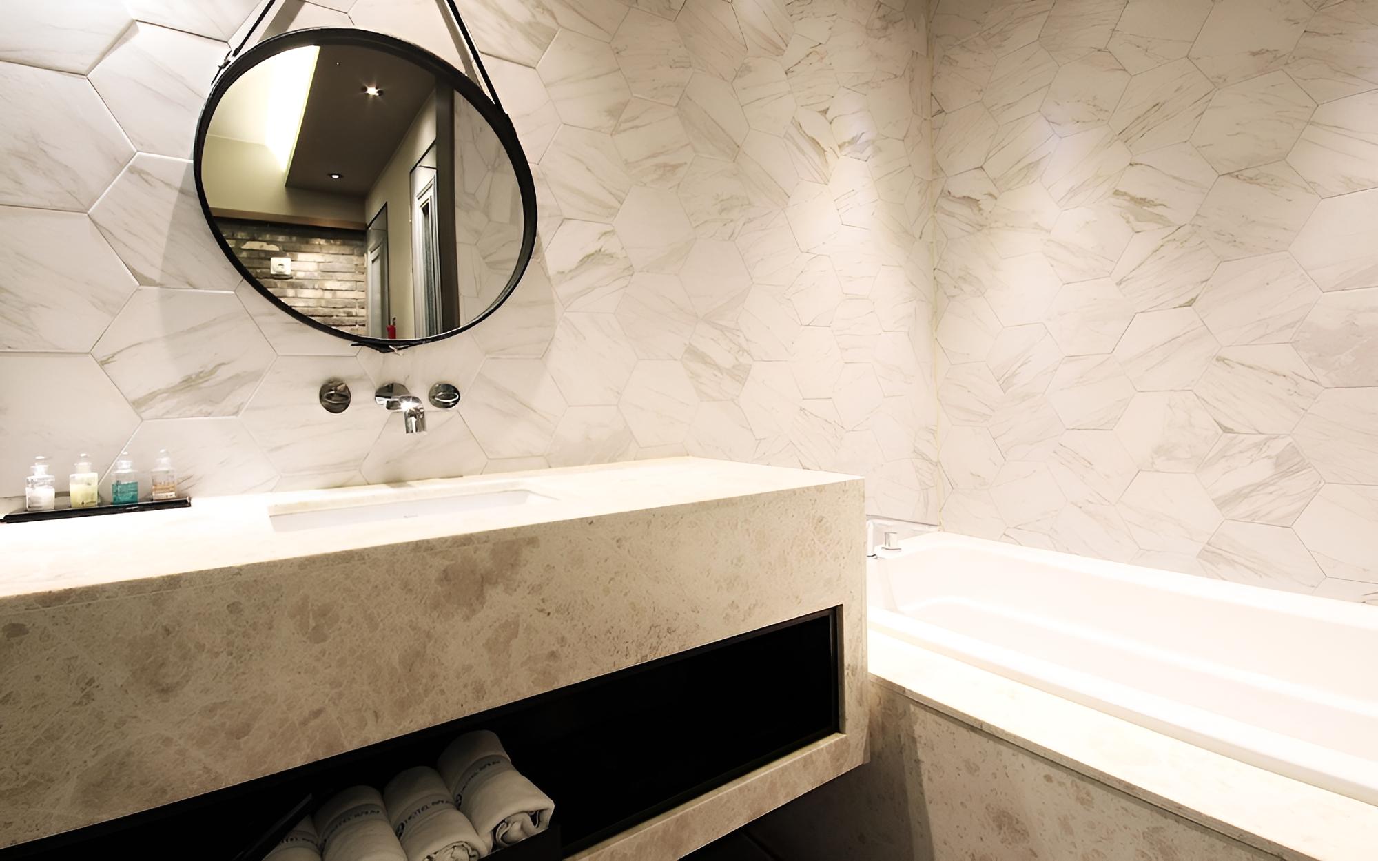 Room (Premium (styler equipped 65-inch smar) - Photo 29