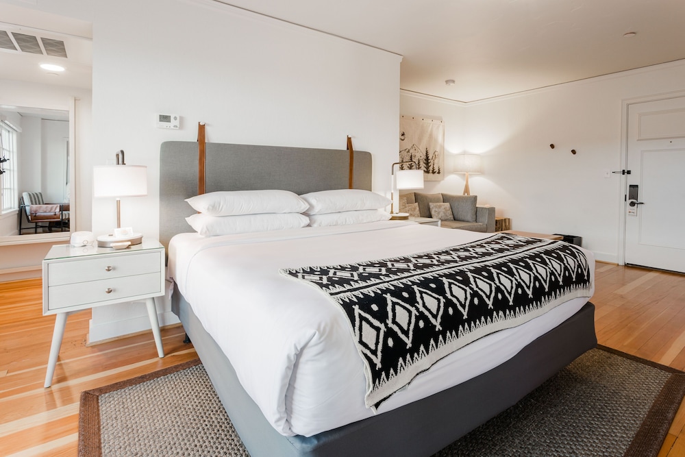 Suite, Multiple Beds