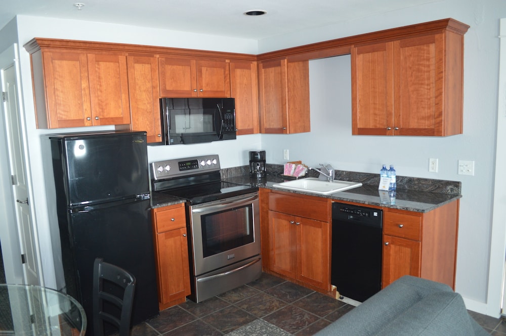 Suite (Pacific)