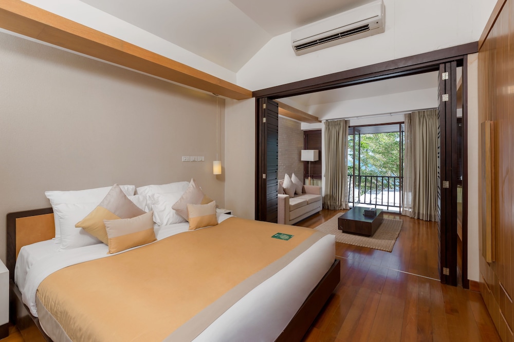 Three Bedroom Suite Pool Villa Sea with Free Minibar - Photo 19