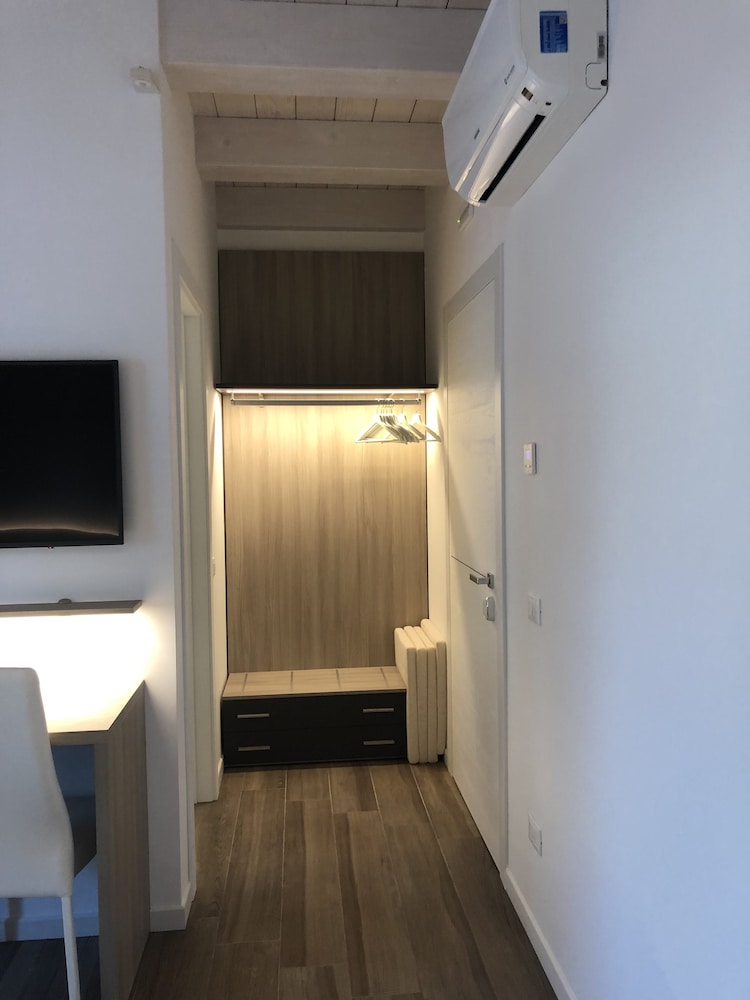 Basic Double or Twin Room, Patio - Photo 4