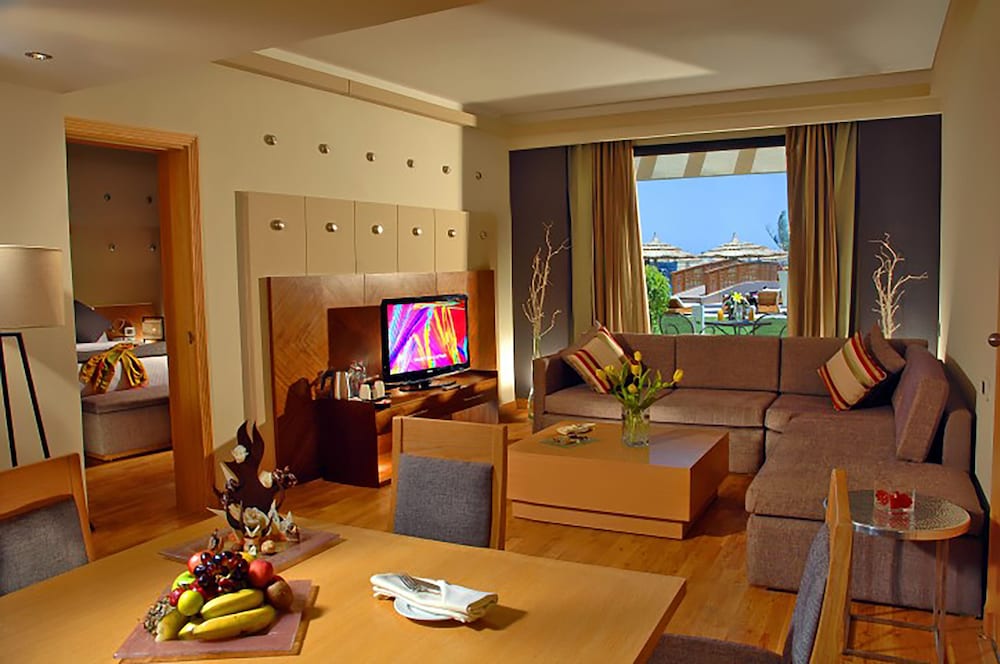 Junior Suite, 1 Bedroom thumbnail 5