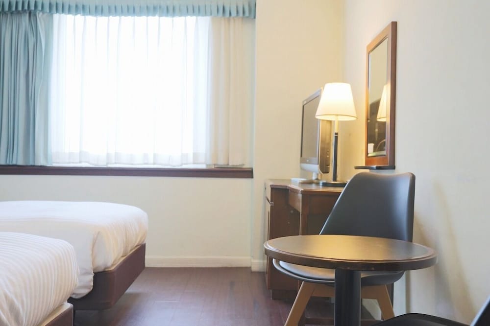 Large Twin Room, Smoking photo 3