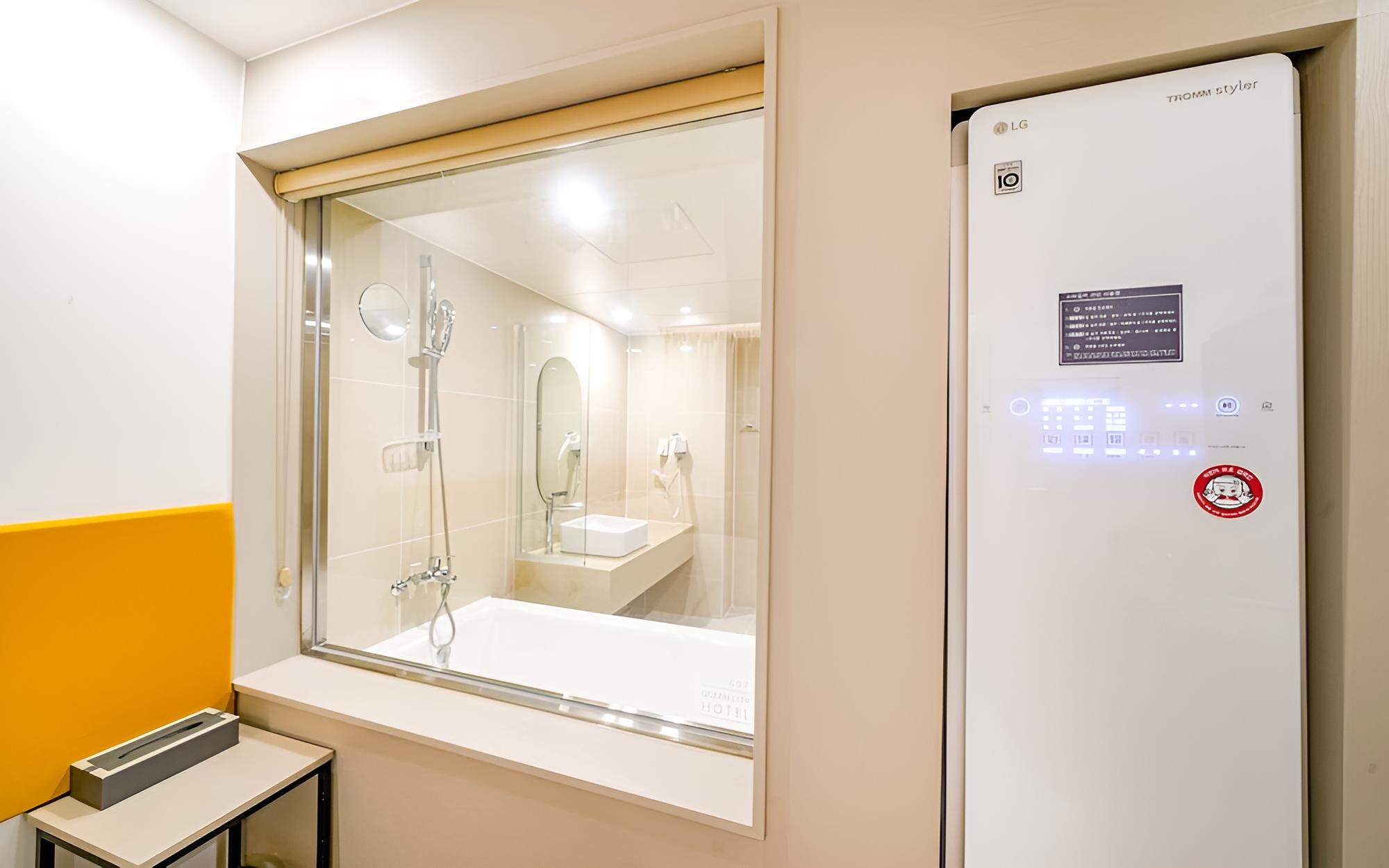 Room (Deluxe (Styler Bathtub OTT Breakfast)) - Photo 8