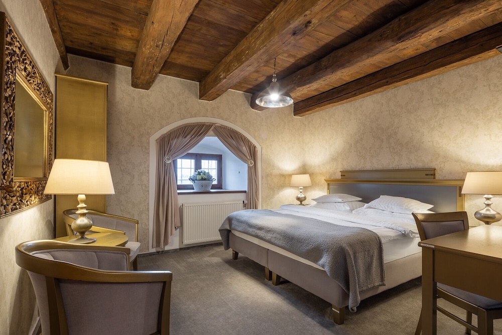 Available room