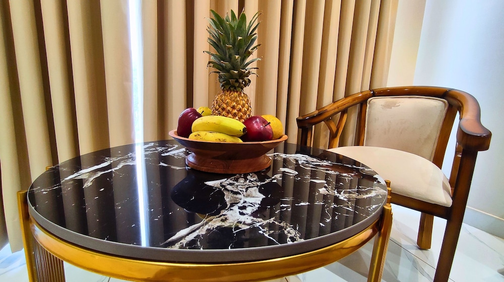 Deluxe Room - Photo 9