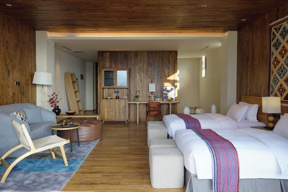 Luxury Twin Room, Hill View