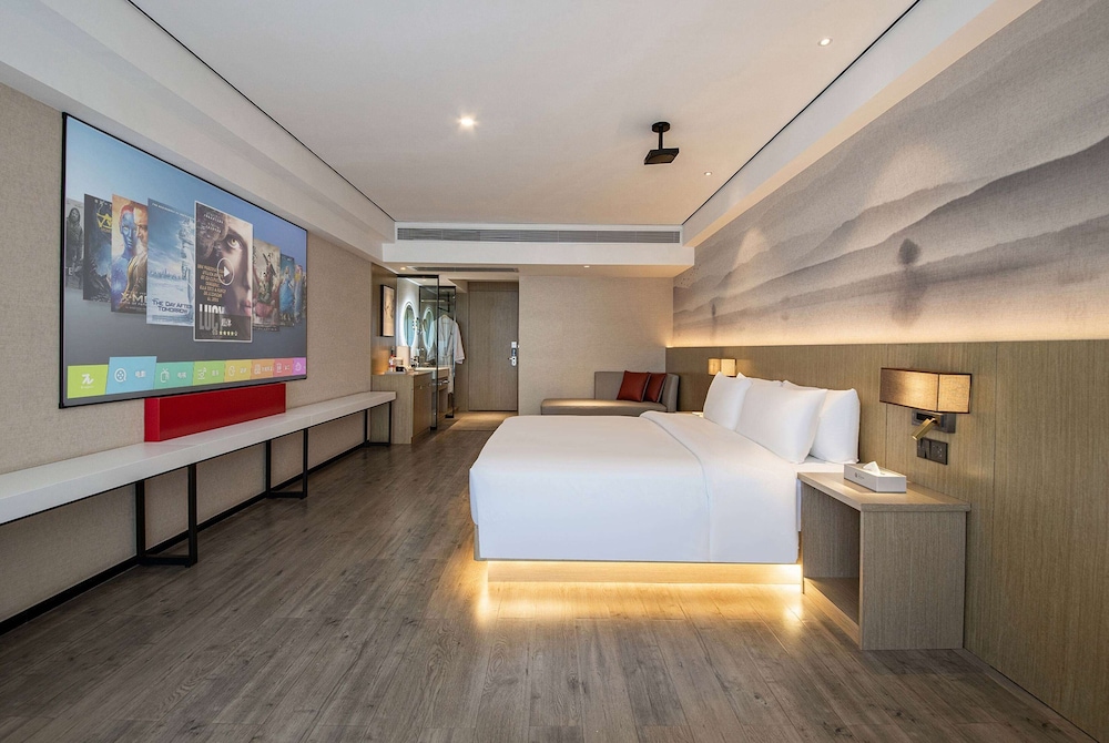 Room, 1 King Bed, Non Smoking (Zero Pressure Mattress) photo 1