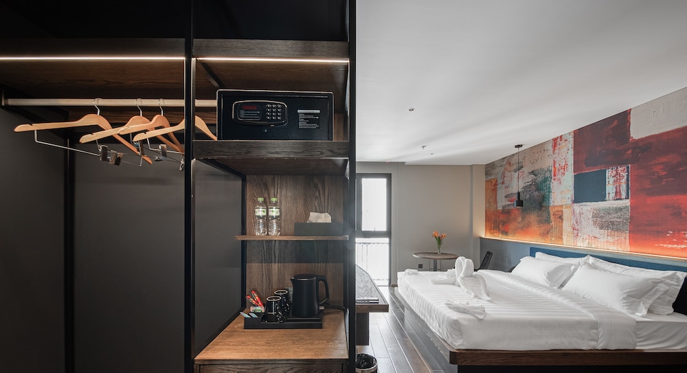 Deluxe Double Room, City View photo 2