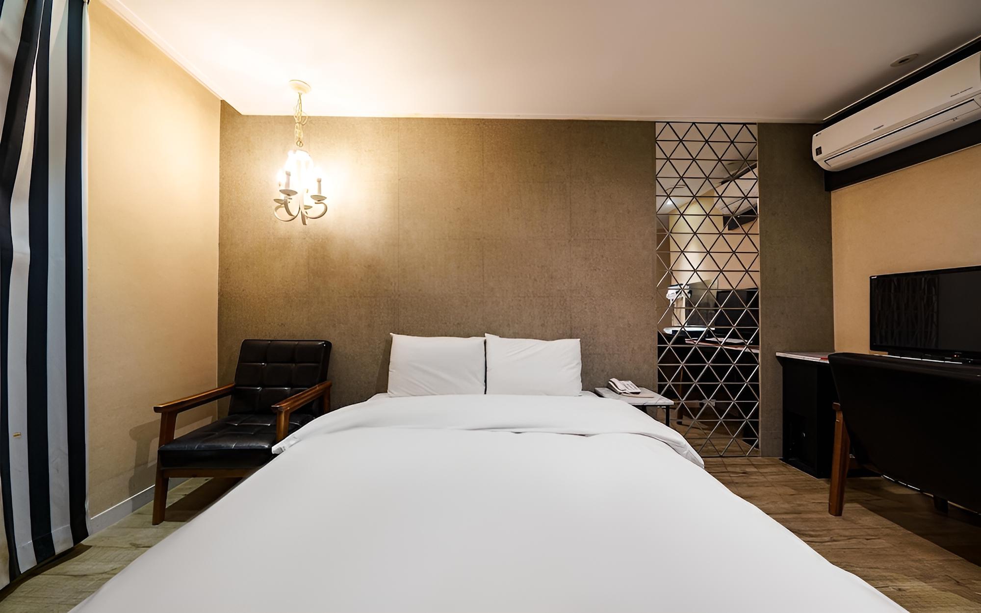 Room (Suite - RTX 2060 1PC (Disney Plus ava) - Photo 21