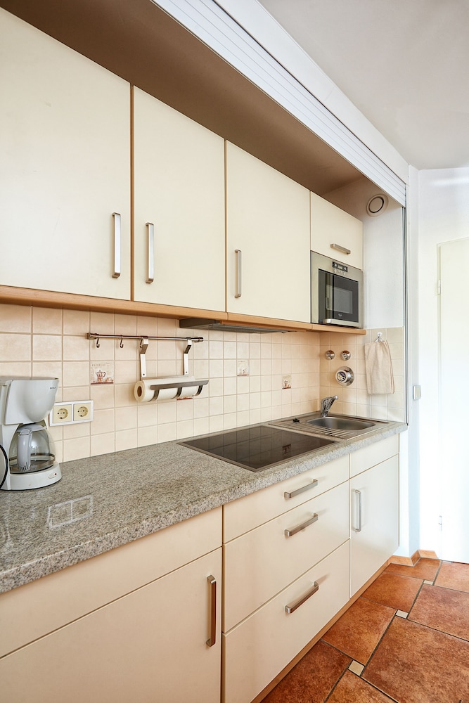 Comfort Double Room, 1 Double Bed, Private Bathroom, Courtyard View photo 3