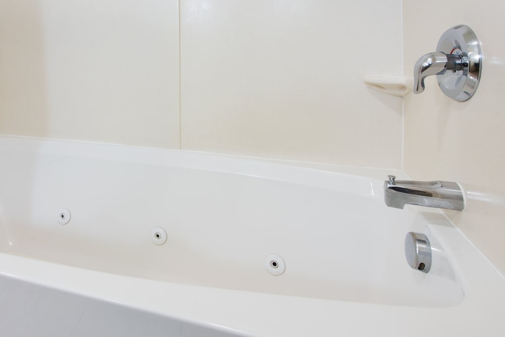 Premium Room, 1 King Bed with Sofa bed, Jetted Tub - Photo 5