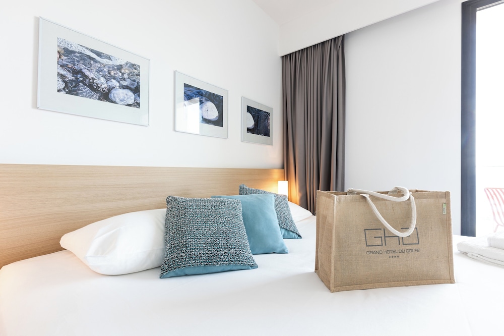 Luxury Room, Balcony, Park View photo 2