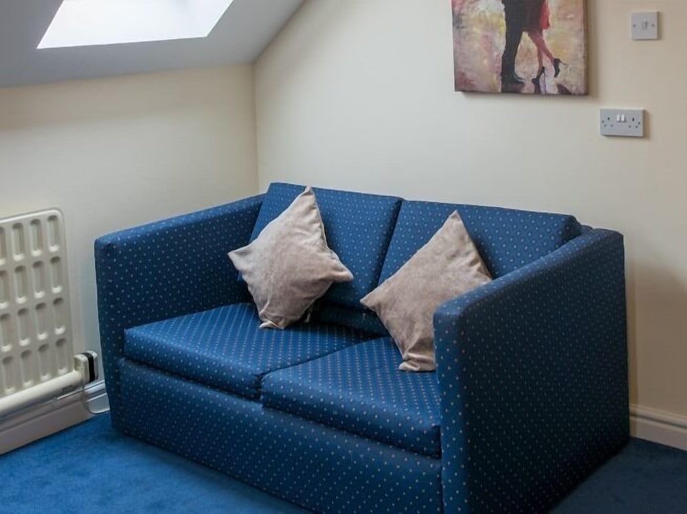 Suite, Ensuite photo 2