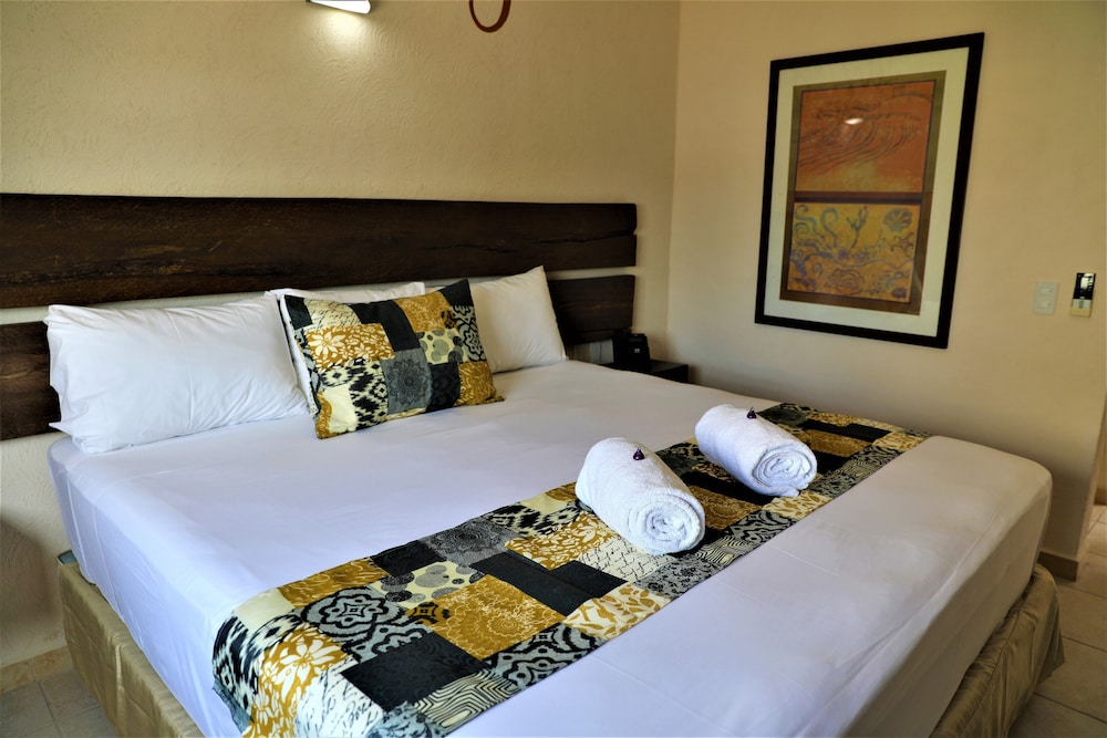 Standard Room, 1 King Bed - Photo 17