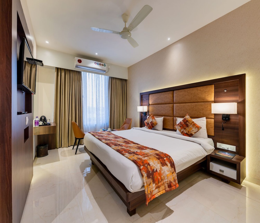 Deluxe Room Ac photo 1