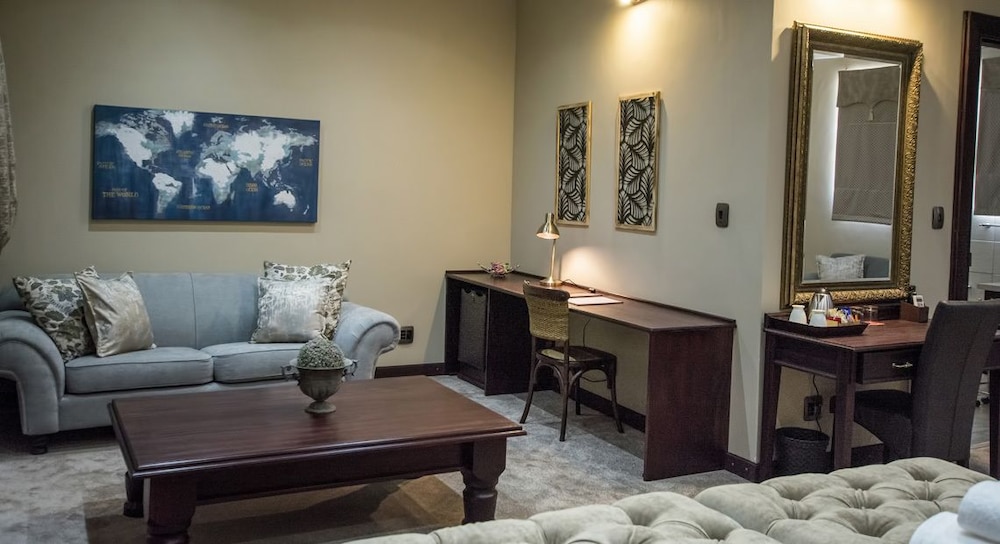 Family Room photo 3