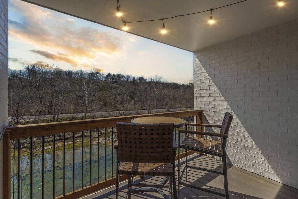 Condo, Multiple Beds, Balcony (Modern Yote Condo at Roark Creek)