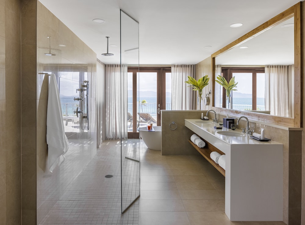 Resort View King Junior Suite At Rendezvous Beach