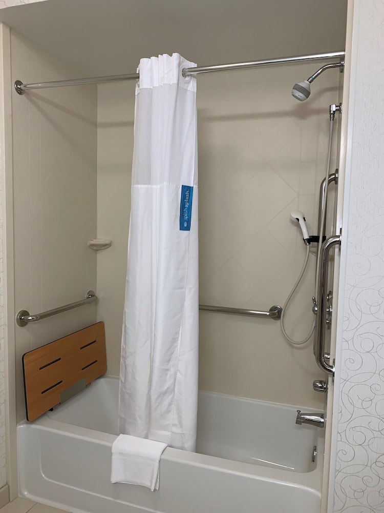 Room, 2 Queen Beds, Accessible, Non Smoking - Photo 11