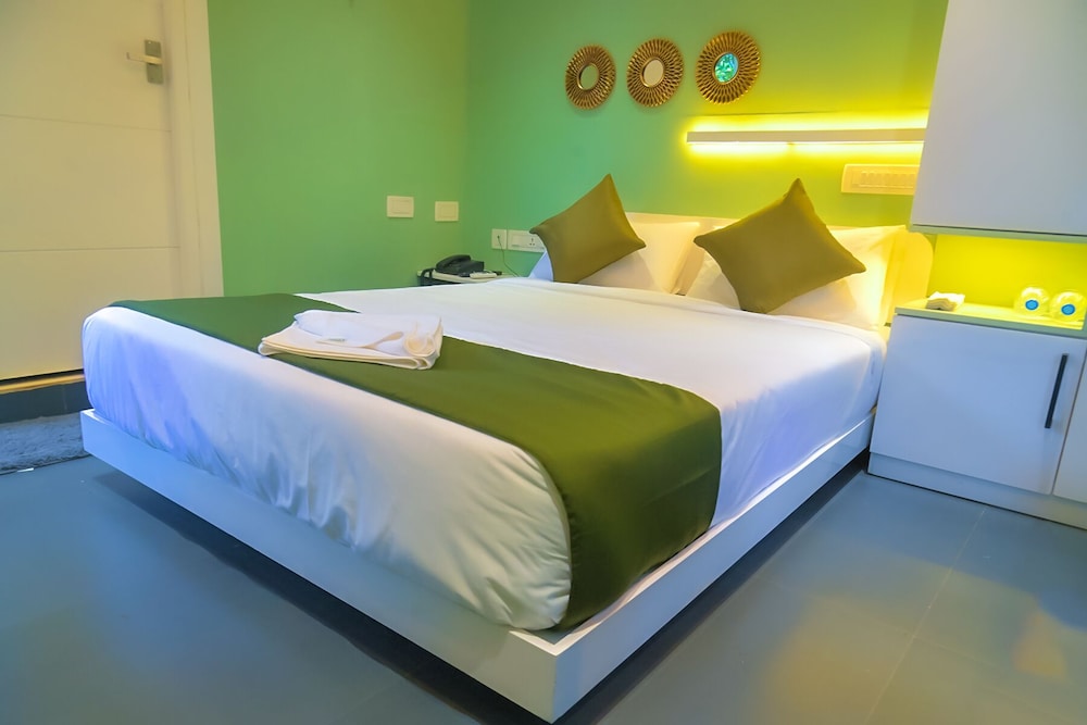 Deluxe Room - Photo 11