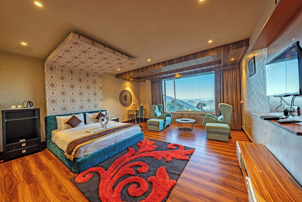 Signature Room, 1 Double Bed, Pool View photo 2