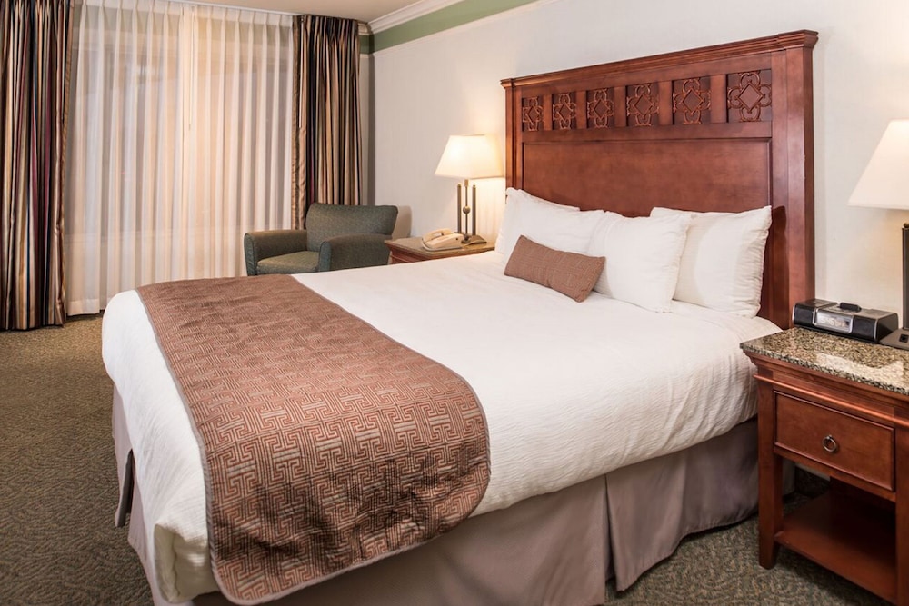 Standard Room, 1 King Bed - Photo 4