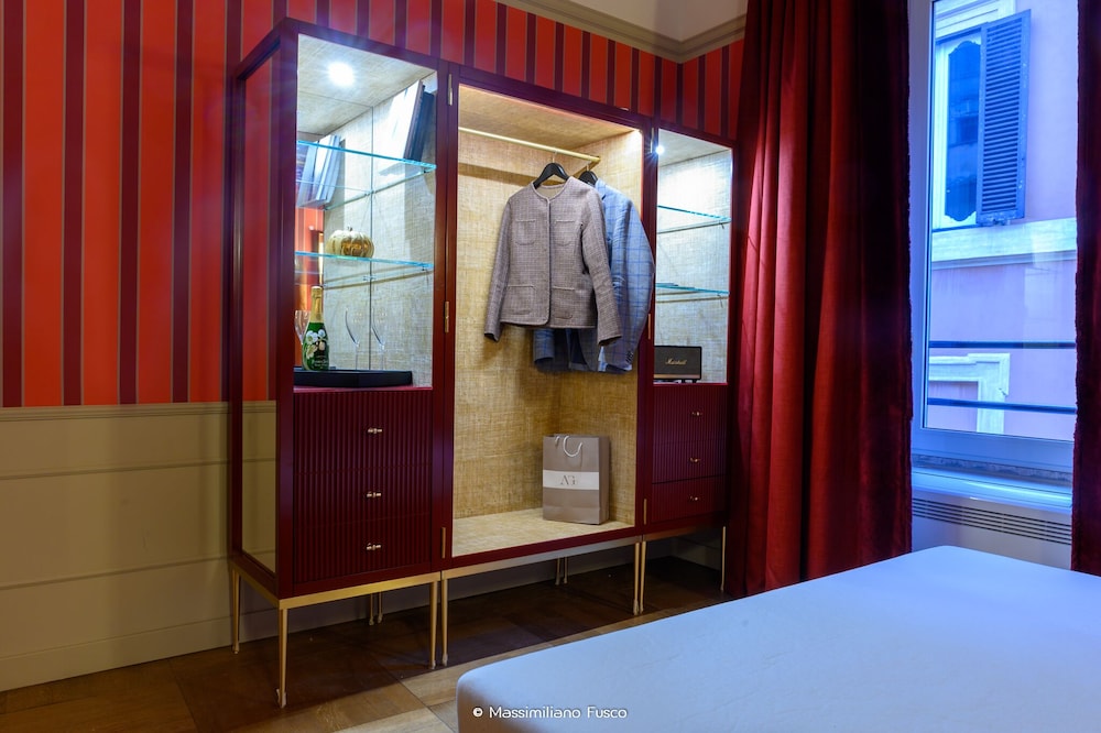 Suite, Balcony