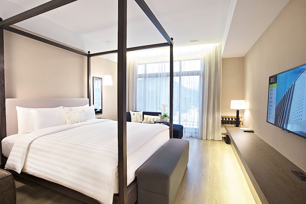 Deluxe Double Room (2nd Floor Only) photo 2