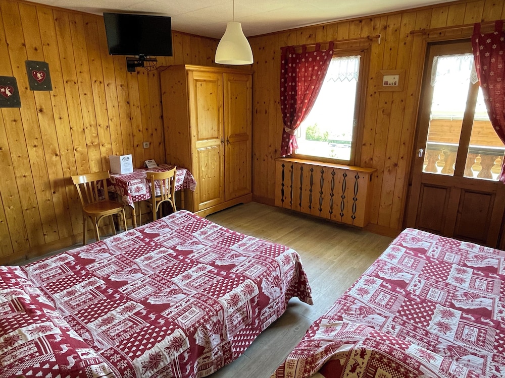 Standard Triple Room photo 2