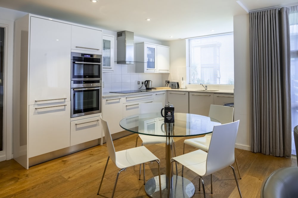 Two Bedroom Luxury Apartment photo 3