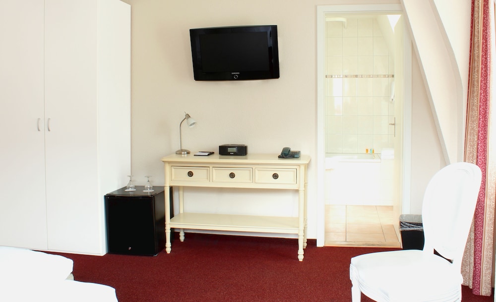 Superior Double or Twin Room - Photo 3