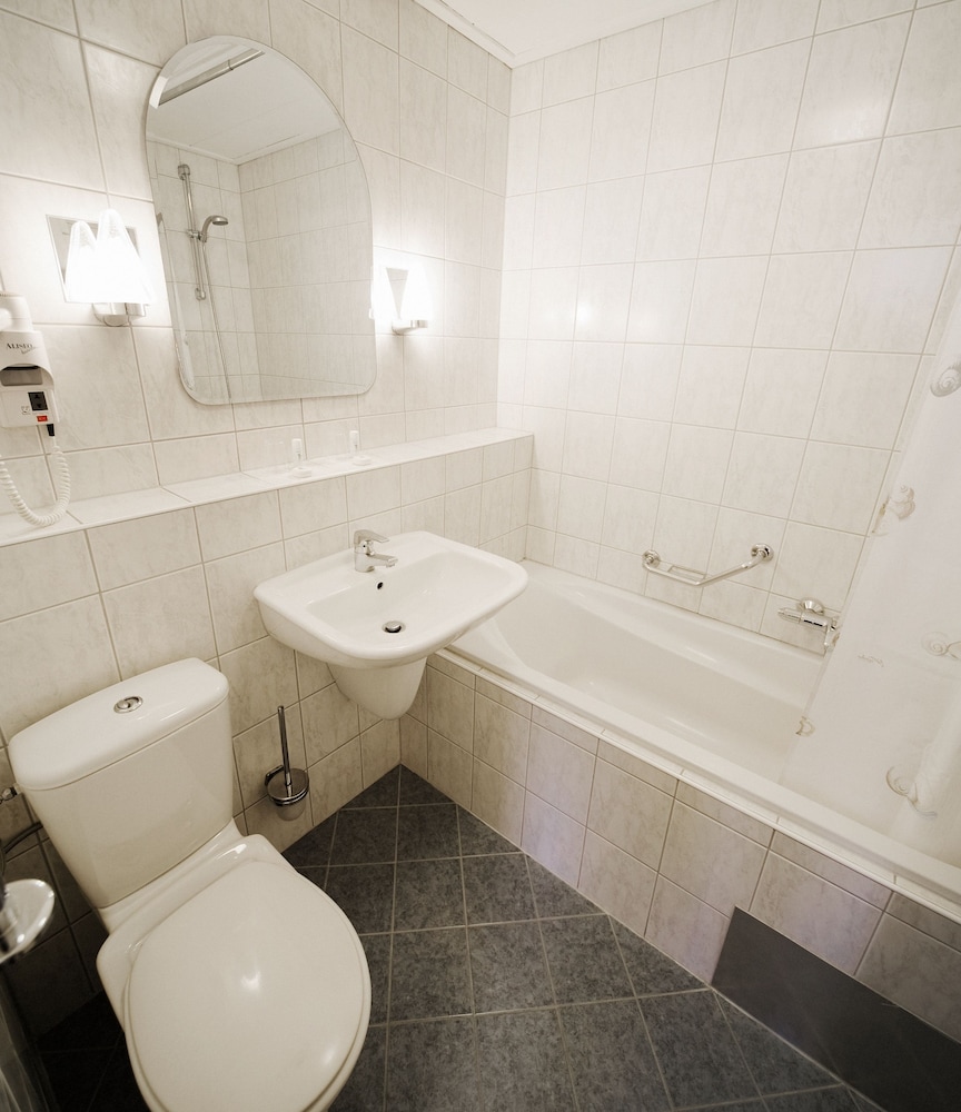 Room - Photo 5