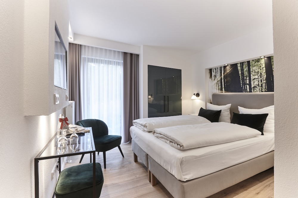 Junior Double Room, 1 Queen Bed