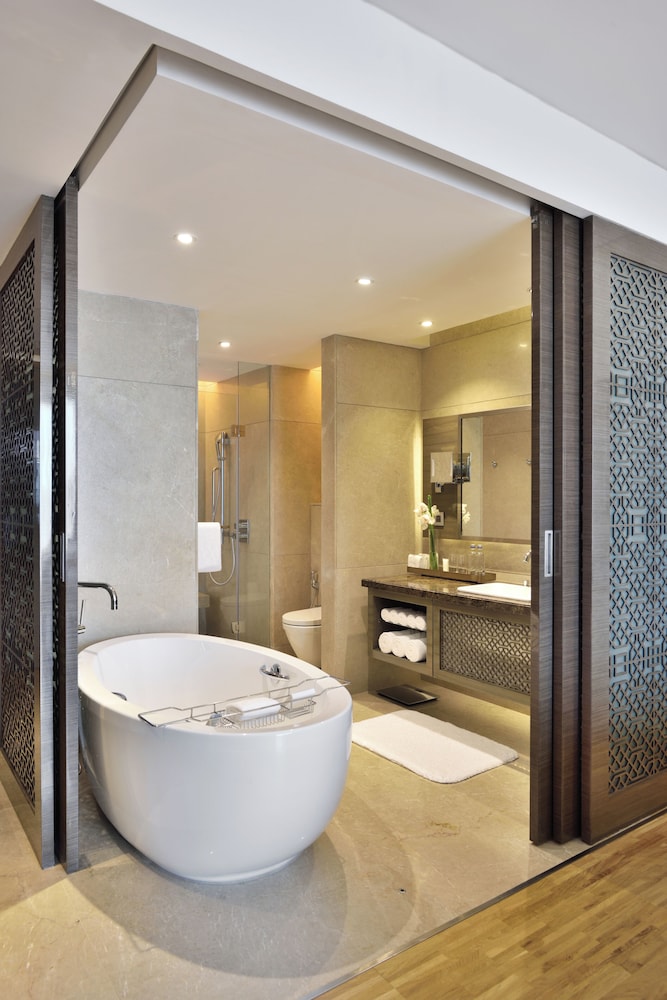 Room, 2 Double Beds, City View