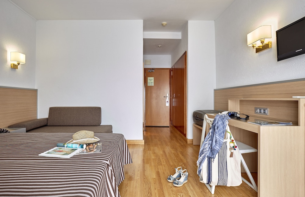 Standard Double or Twin Room (No Access to Avana Rooftop) - Photo 8