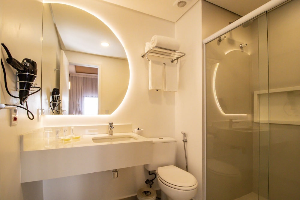 Premium Suite - Photo 11