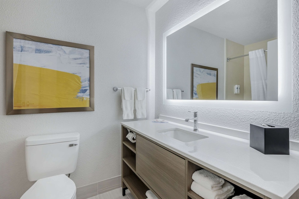 Studio Suite, 2 Queen Beds, Non Smoking - Photo 6