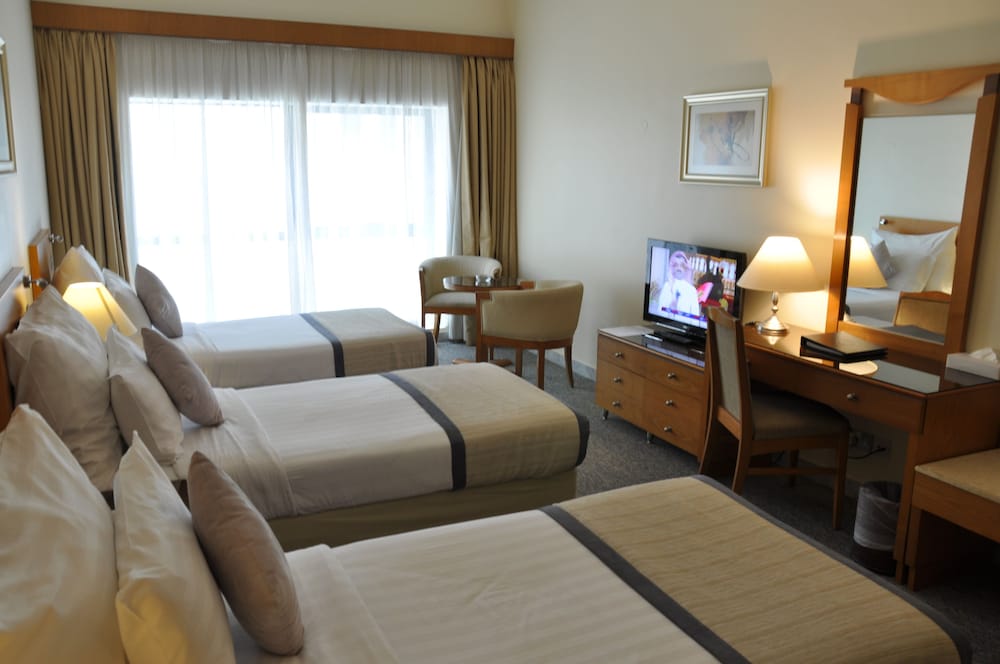 Standard Triple Room, 3 Twin Beds photo 3