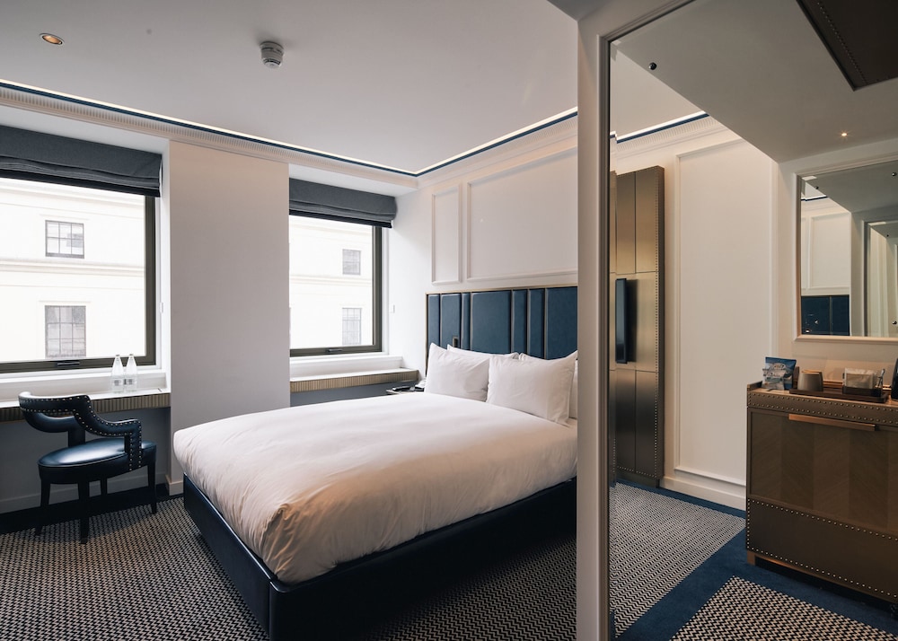 Superior Double Street View Room photo 2