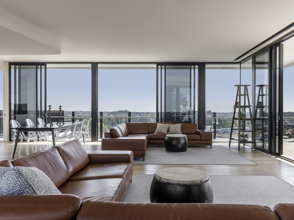 Penthouse, Multiple Beds thumbnail 6