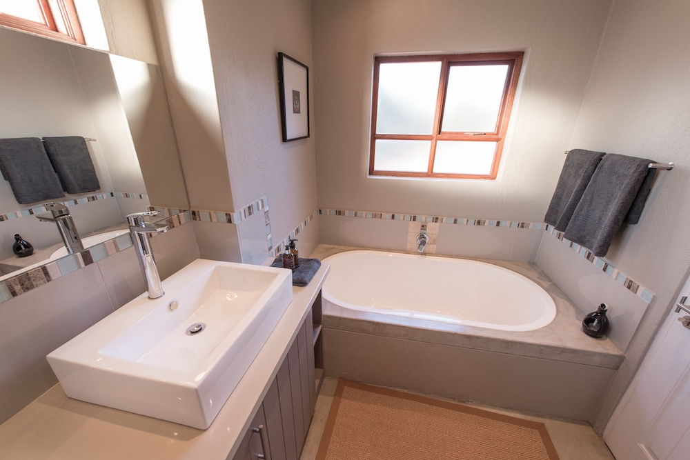 Ekhaya Suite 2 photo 1