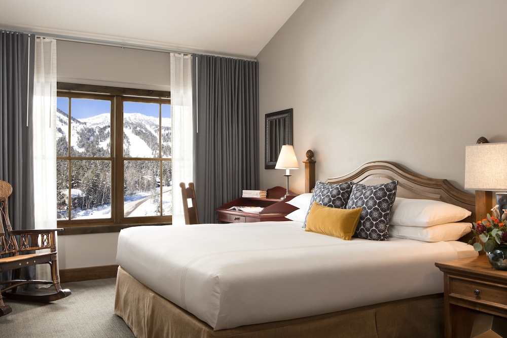 Grand Room, 1 King Bed with Sofa bed (Sleeps 4) - Photo 4