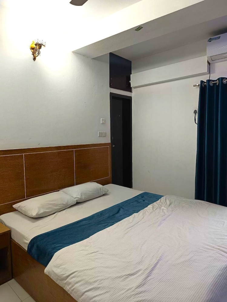 Deluxe Double Room, City View photo 2