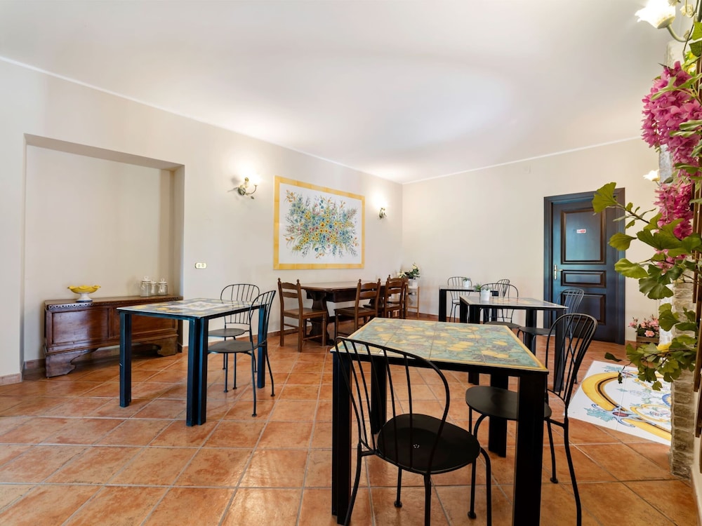 Villa photo 3