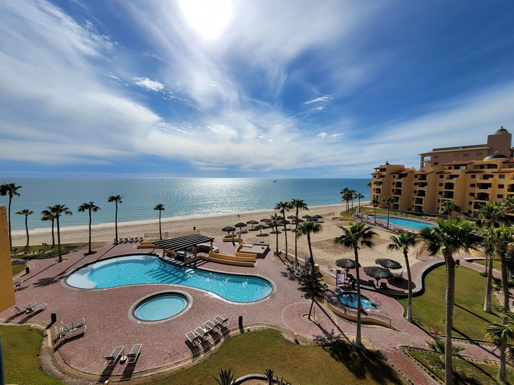 Penthouse, 3 Bedrooms, Ocean View, Beachfront